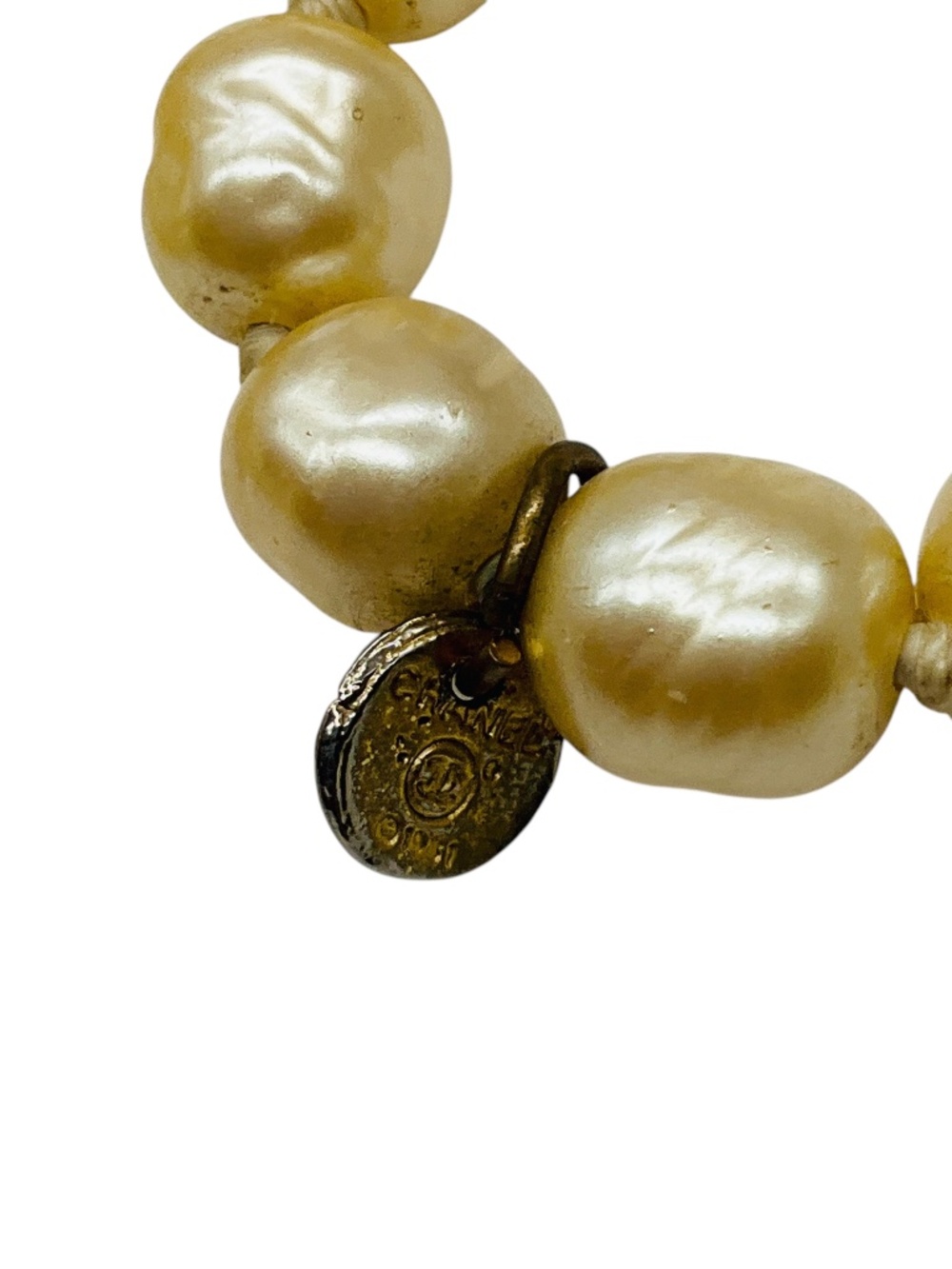 CHANEL VINTAGE 1981 CLEAR JUMBO CRYSTAL STATION AND PEARL LONG STRAND SAUTOIR NE - Picture 8 of 11